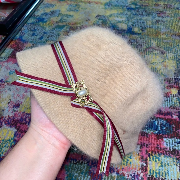 Accessories - Nice women’s vintage hat